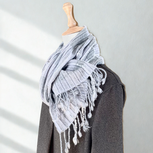 再販】フワフワカシミア 手織り大判ストール（グレイストライプ