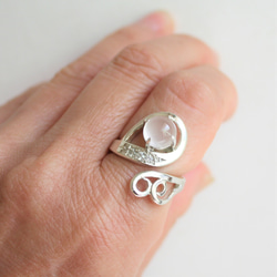 ローズクォーツの指輪 シルバー　フリーサイズ　淡いピンク　特別な日のリング 15枚目の画像