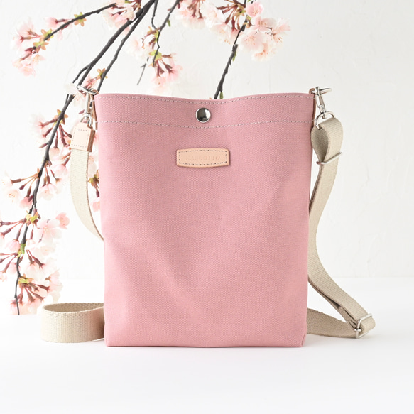 Sサイズ/20色展開/倉敷産帆布×ヌメ革♩軽量でペットボトルも入る便利なショルダーバッグ#スモーキーピンク 1枚目の画像