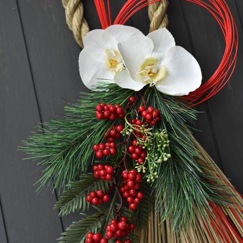 豪華な胡蝶蘭の咲き誇るしめ縄にスワッグ  しめ縄リース しめ飾り 正月飾り 玄関 再販！【超早割祭2025お正月】超早割は今だけ！しめ縄♪幸せを
