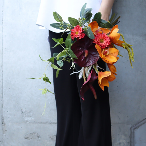 テラコッタやワインレッドのシックな海外花を細かく束ねた大人ブーケ♡ アーティフィシャルフラワー ウェディングブーケ 人気・おすすめ｜使いやすい・旅行におすすめ 品質保証 全国発送