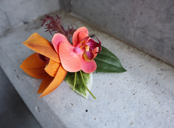 テラコッタやワインレッドのシックな海外花を細かく束ねた大人ブーケ♡ アーティフィシャルフラワー ウェディングブーケ 人気・おすすめ｜使いやすい・旅行におすすめ 品質保証 全国発送