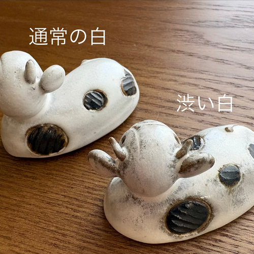 見つめる牛とミルク缶 置物 / 陶器 干支・丑 /Creema限定 その他置物