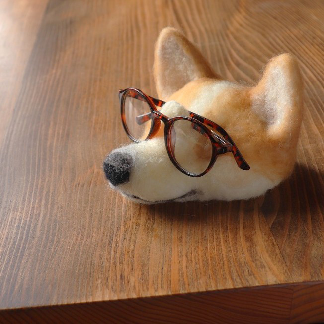 めがね置き犬【コーギー】てっぱい