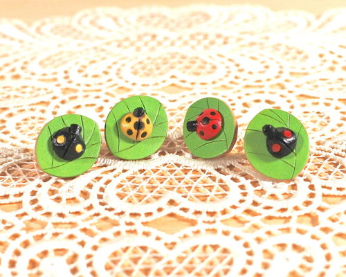 万博　住友館　ピンバッジ　パビリオン きのこ てんとう虫 きつね 3点セット 完売品 大阪関西万博 住友館 アクリルピンバッジ 3点セット