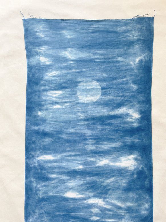 送料無料 " 水急不流月1 " 水面に映る月　絞り染め 藍染手ぬぐい 3枚目の画像