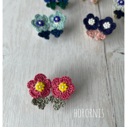 刺繍糸の小さなお花のイヤリング(レース編みイヤリング