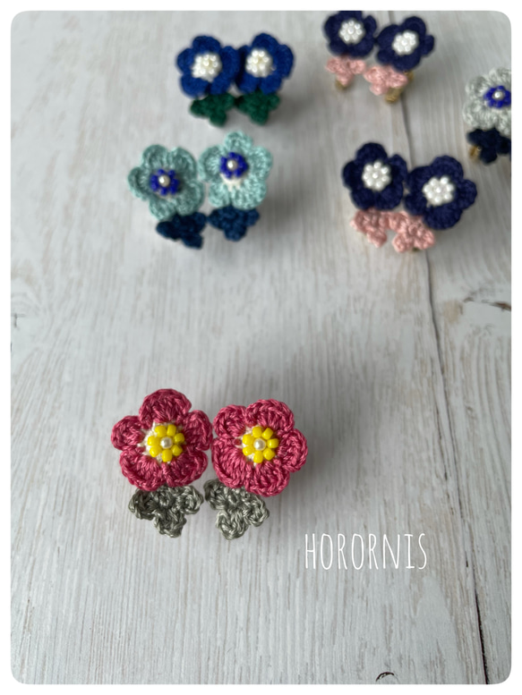 数量は多 刺繍糸の小さなお花のイヤリング(レース編みイヤリング ピアス