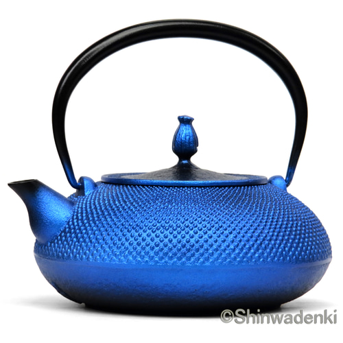 お取り寄せ】南部鉄器 鉄瓶 平丸アラレ（瑠璃色・鉄蓋）1.2L 内面