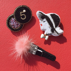 ビーズ刺繍　コスメブローチ ✳︎ミンクファーのメイクブラシ(ピンク)✳︎ 5枚目の画像