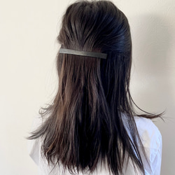 《long barrette》本革の黒バレッタ・シボレザーのシンプルロングバレッタ 3枚目の画像