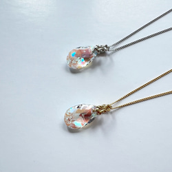 【販売400本超】色が変わるレアスワロフスキーブルーのネックレス～アレルギー対応可能 5枚目の画像
