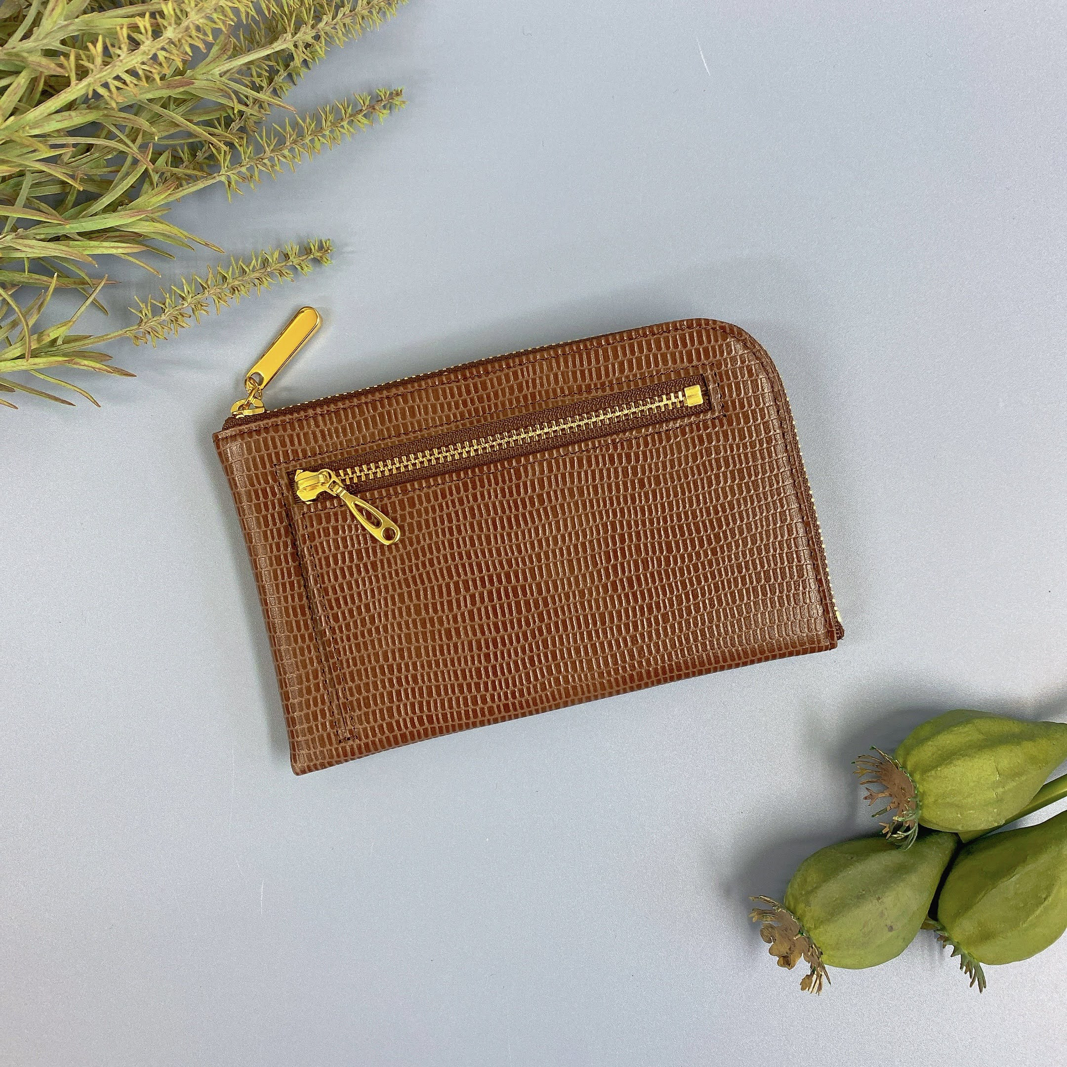 薄くて軽いコンパクトな財布 10枚カードポケット　リザードビターブラウン　スクイーズ