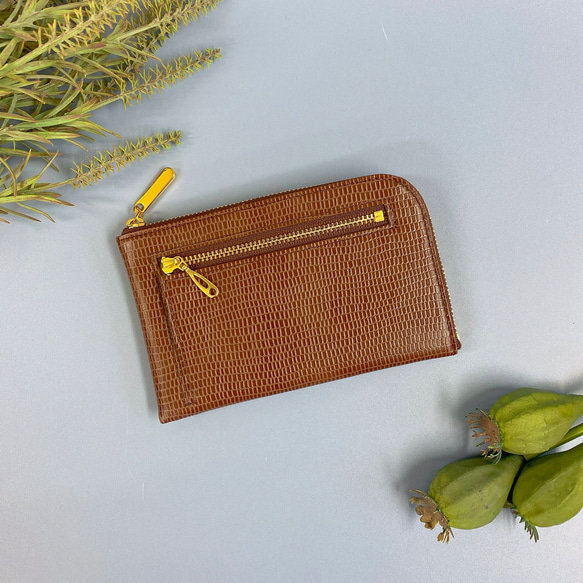 薄くて軽いコンパクトな財布 10枚カードポケット　リザードビターブラウン　スクイーズ 1枚目の画像