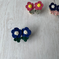 刺繍糸の小さなお花のイヤリング(レース編みイヤリング) 9枚目の画像