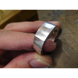 鍛造 結婚指輪 プラチナ pt900 印台リング 幅7mm 横長角の印台 カレッジリング 鏡面 12枚目の画像