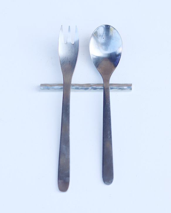 鎚目模様の真鍮カトラリーレスト［　slim　］ 10枚目の画像