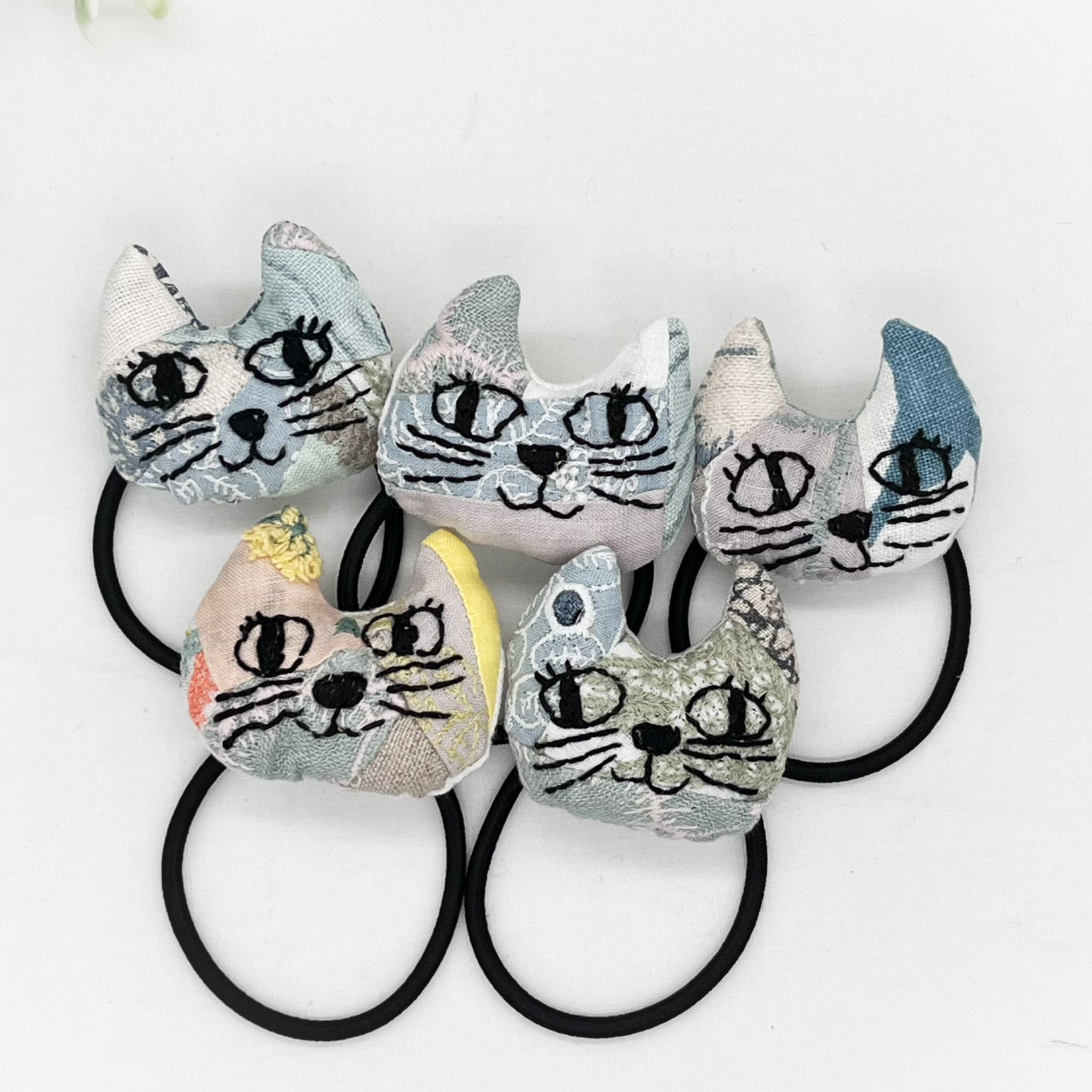 ミナペルホネン 馬鹿らしい シュシュ ヘアゴム garden patchwork タンポポ