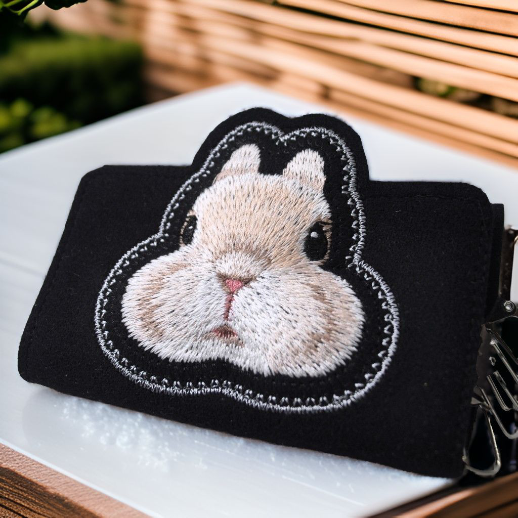 ふんわりうさぎ刺繍（ネザーランドドワーフ・フォーン）4連キー