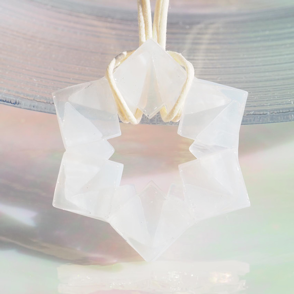 [特別]水晶玻璃“水晶[雪]”項鍊 第1張的照片