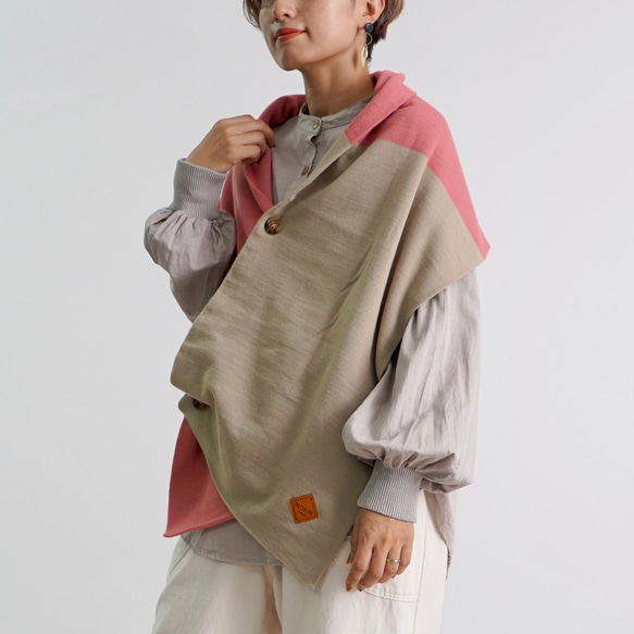 七變圍巾雨披/粉米色/針織 來自 Mikawa 第4張的照片