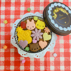 かわいい焼き菓子ギフト 〈ラブリークッキー＆お花のクッキー）とマドレーヌ 4枚目の画像