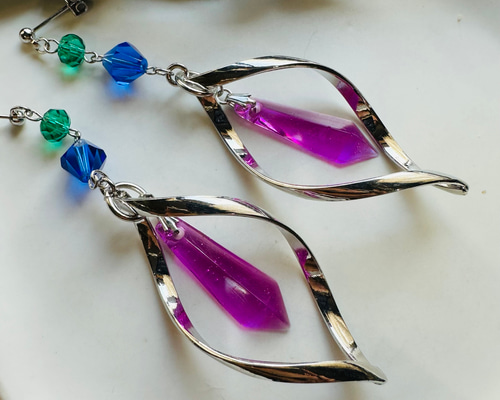 イロアソビ＊ 美しい歌姫 シェリル 立体デザイン ピアス イヤリング