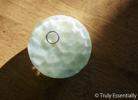 ガラスのアクセサリートレイ -「 KAZEの肌 」● 9.5cm ● みどり 4枚目の画像