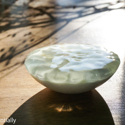 ガラスのアクセサリートレイ -「 KAZEの肌 」● 9.5cm ● みどり 1枚目の画像