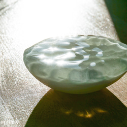 ガラスのアクセサリートレイ -「 KAZEの肌 」● 9.5cm ● みどり 6枚目の画像