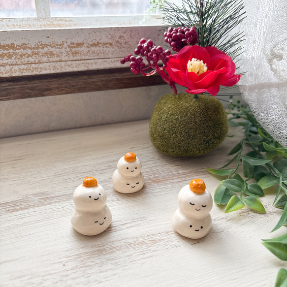 【再販】鏡餅ちゃん 置物/正月 陶器 季節もの 冬 鏡もち【1個売り】 4枚目の画像