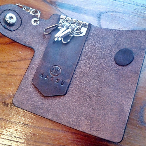 バイカーズキーケース コンチョ 男女兼用 本革 ヌメ革 サドルレザー