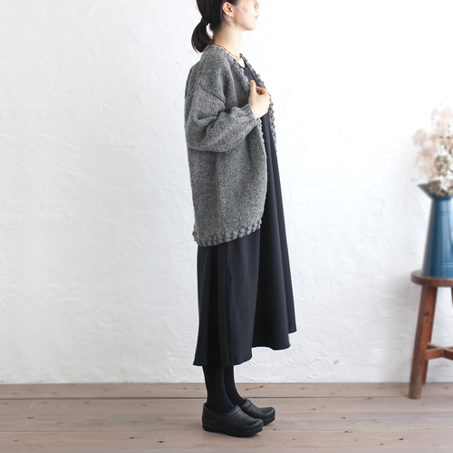 暖かな手編みの魅力 ウール100％ パプコーン編みニットジャケット