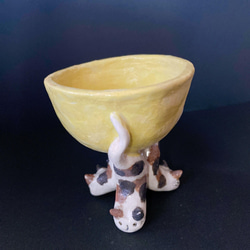 [貓陶器作為禮物] 酒杯狀的酒杯，由三個面容的神光所支撐 妖怪陶器 第1張的照片