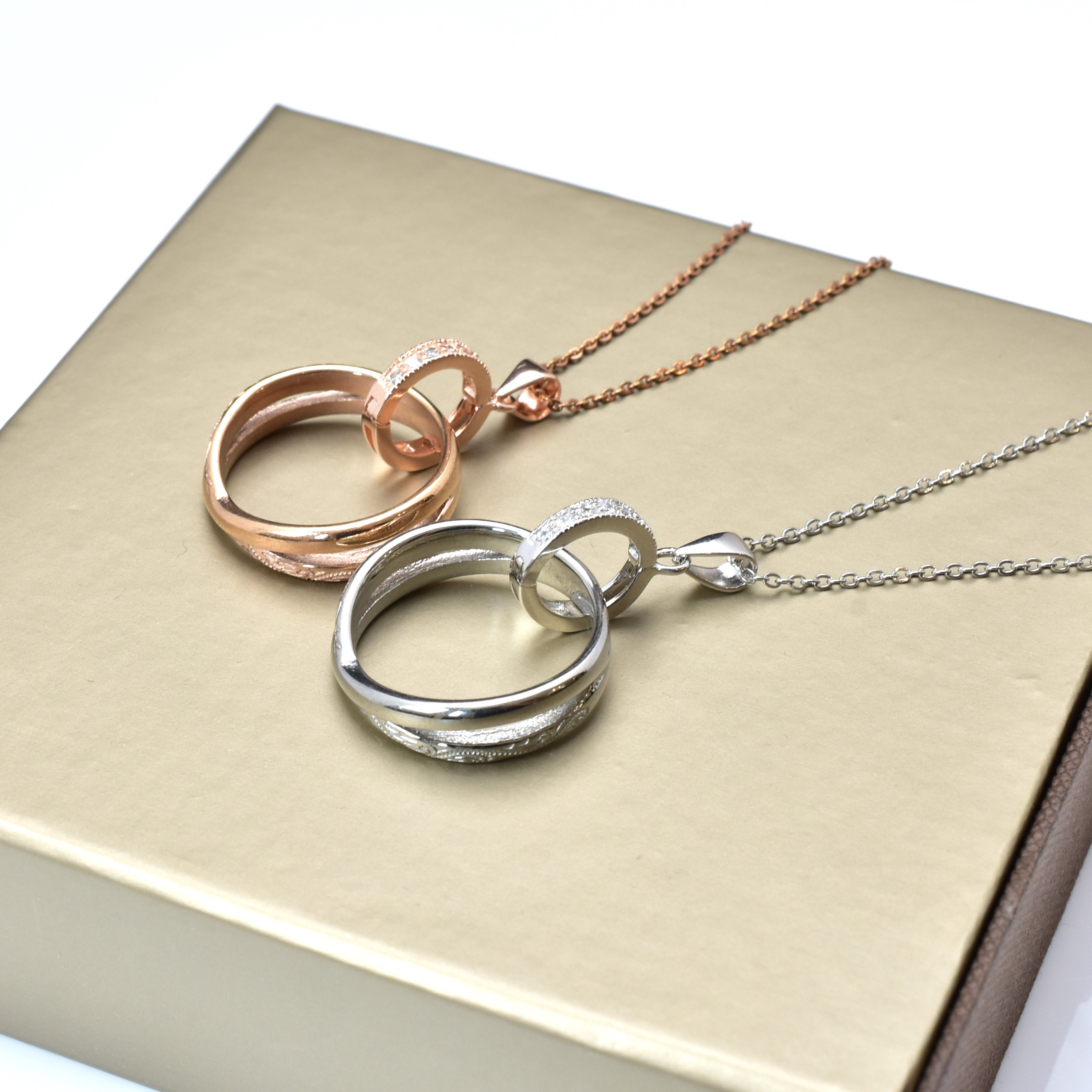 【刻印・送料・ケースすべて込みハワイアンペアリング＆ネックレスセット】リングがネックレスになるリングホルダーつき 10,658円