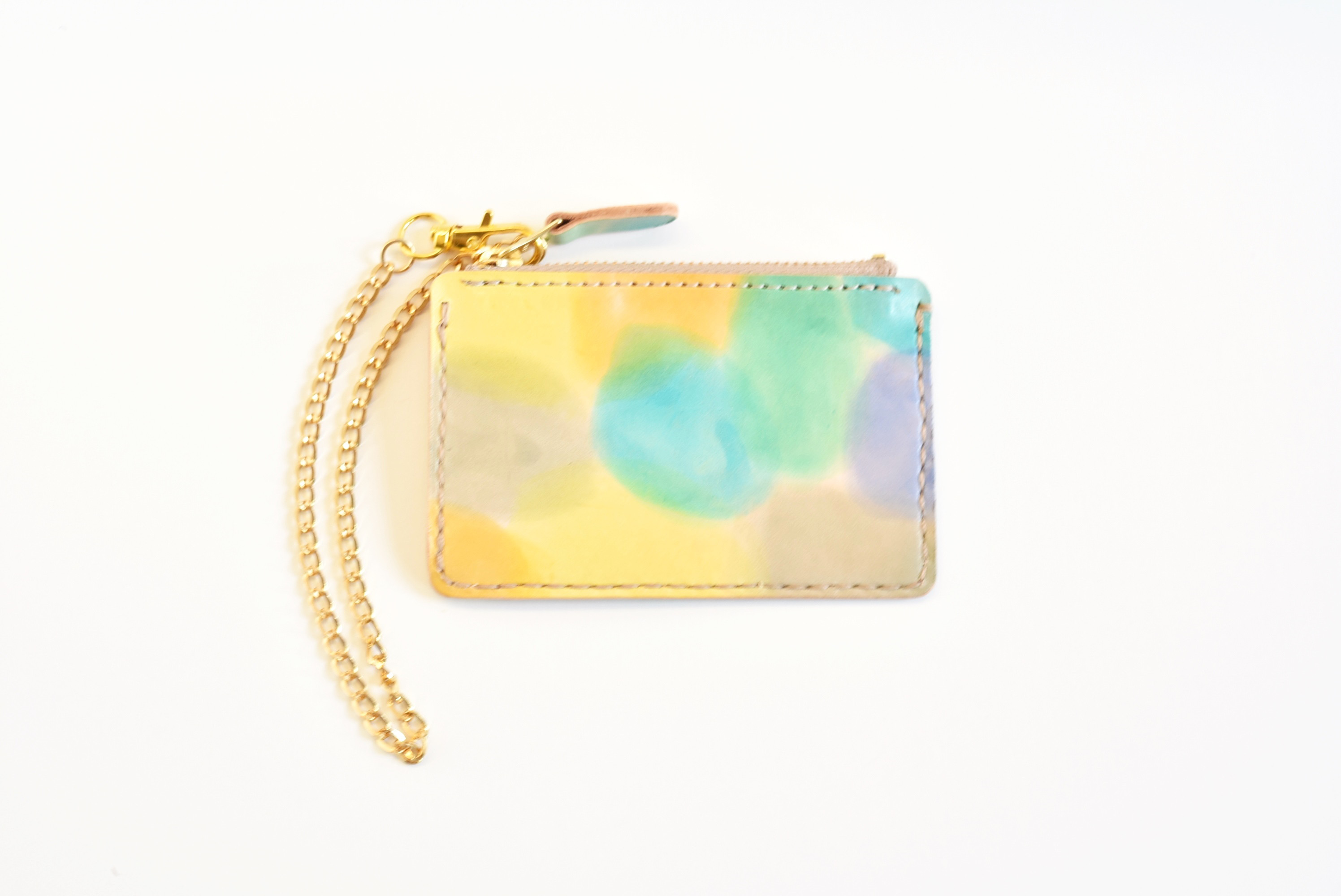 革の手染めパスケース「石ころ（ファスナー付きパスケース）」