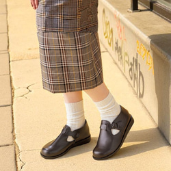 輕鬆剪裁，輕便，寬鬆版型，成人休閒，柔軟，32號套腳短靴，適合任何風格。 第16張的照片