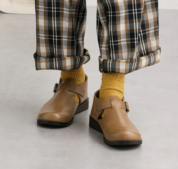 輕鬆剪裁，輕便，寬鬆版型，成人休閒，柔軟，32號套腳短靴，適合任何風格。 第7張的照片