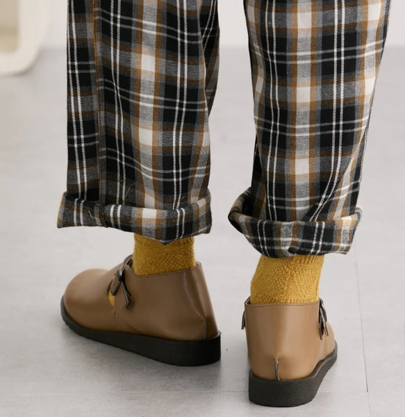 輕鬆剪裁，輕便，寬鬆版型，成人休閒，柔軟，32號套腳短靴，適合任何風格。 第6張的照片