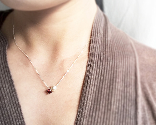 お洒落❣️あこや　淡水真珠　天然石　ガーネット　天然貝パール　ゴールド シルバー 1月の誕生石〜レッドガーネットとあこやパールのスルーネックレス