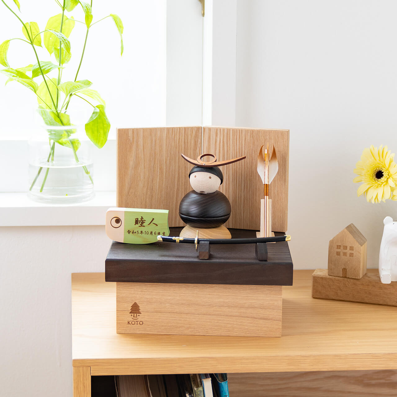 ことの木製鎧（上杉謙信）（0514）｜コンパクトな木製の五月人形｜コンパクト｜おしゃれ