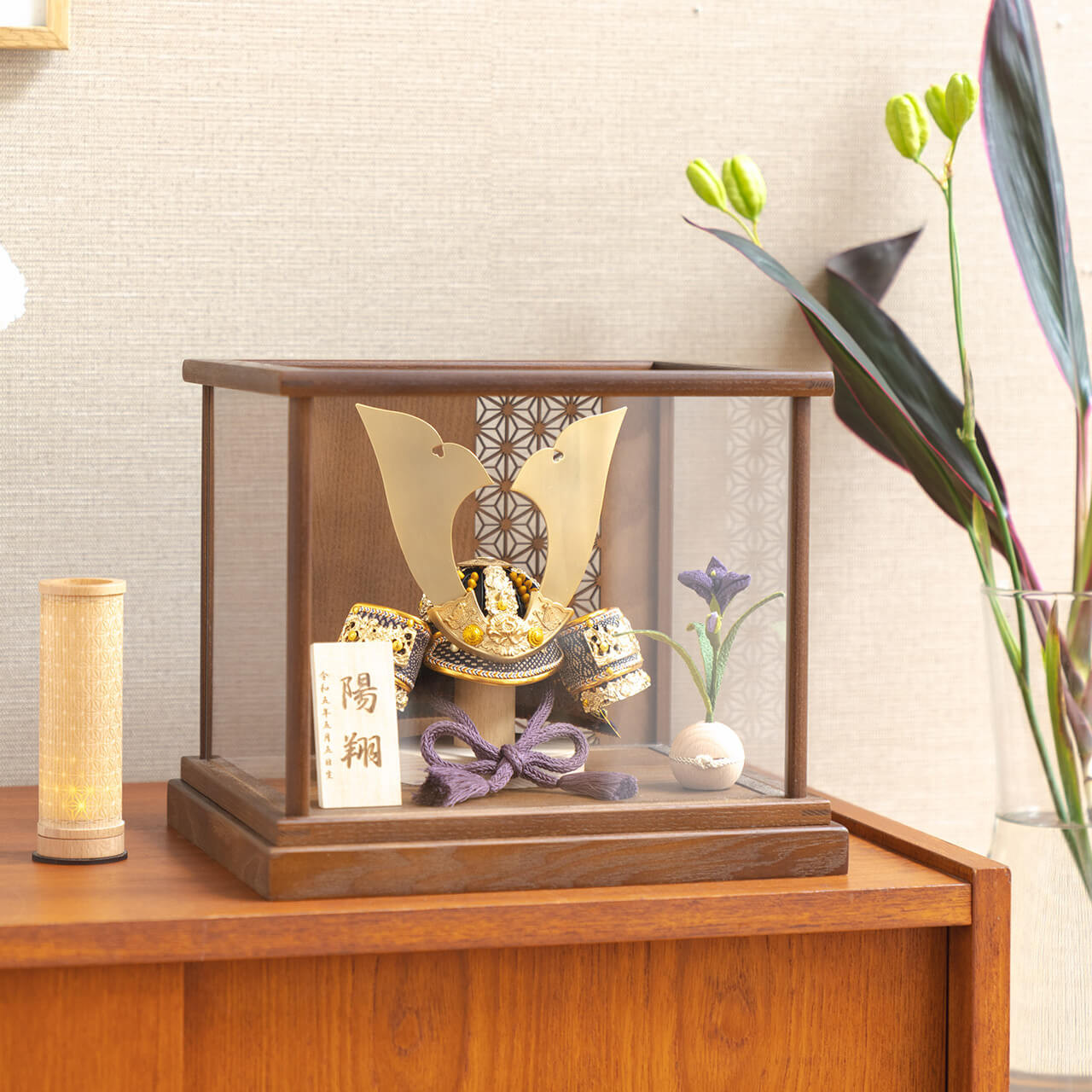 KOTO×悠雅コラボ兜（0573）（大鍬形）ケース型（ブラウン）｜コンパクトな五月人形｜節句兜