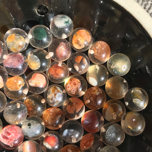 ゴビ石−462 ゴビ瑪瑙 樹脂製品 43 個 片穴ビーズ 樹脂・レジン KIKI 