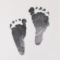 赤ちゃんの足型手形刺繍メモリアルフレーム（受注販売） 5枚目の画像