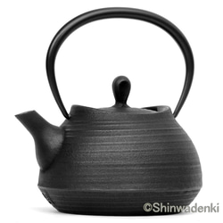 壱鑄堂 南部鐵器 茶壺 刷痕0.6L 黑色 日本製 第14張的照片