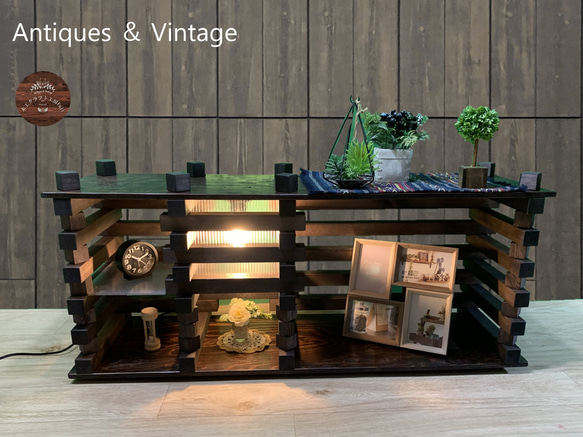 ランプ付き格子ディスプレイ棚】温かみのある木製格子