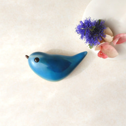 ルリビタキのブローチ （ 木 Tarsiger cyanurus / wood / brooch / bird ) 1枚目の画像