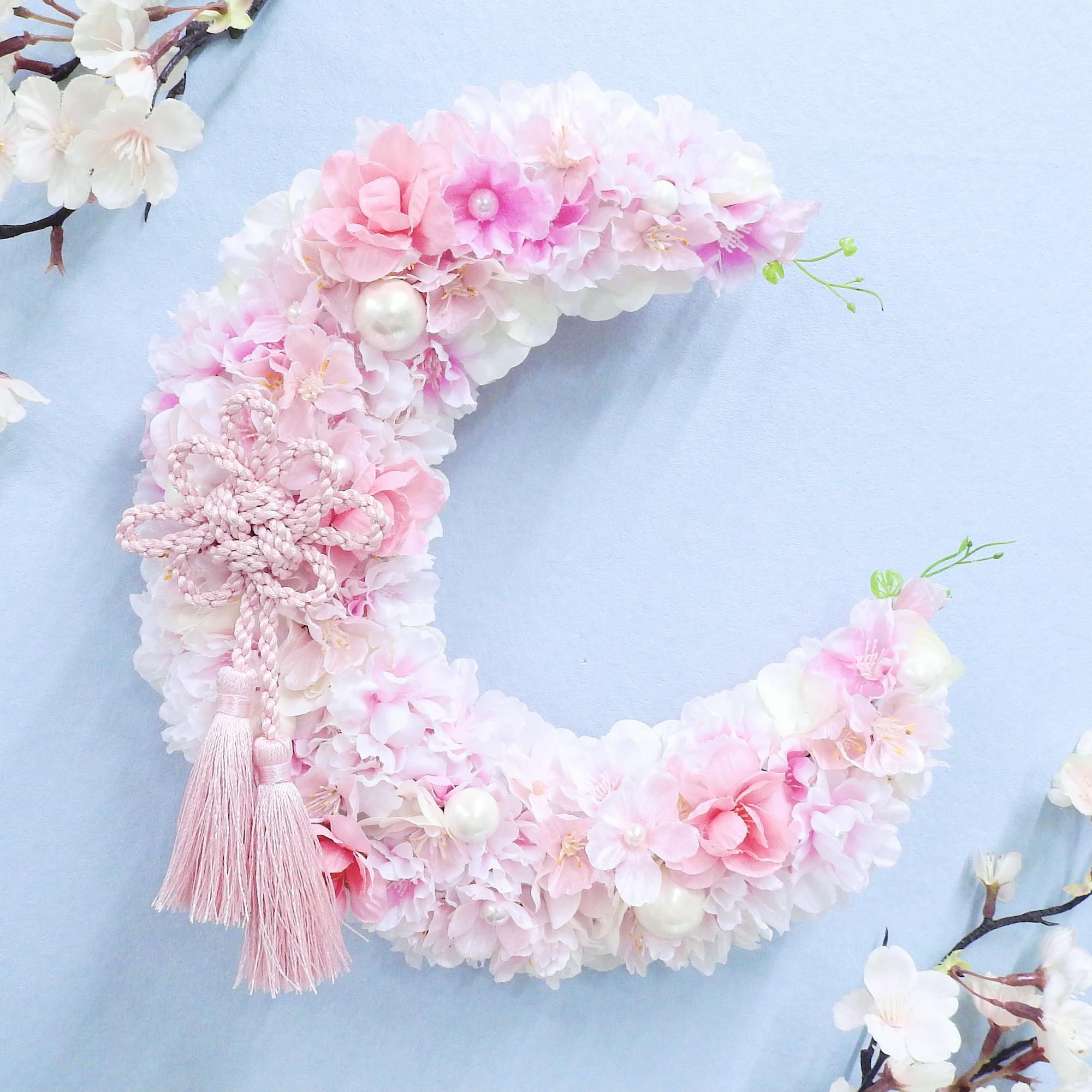 特集掲載 再販19＊満開の桜・桃の花 三日月リース 抗ウイルス光触媒加工付き＊