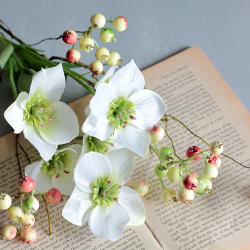 アーティフィシャルフラワー ホワイトローズ 薔薇 アレンジ　花瓶付き White arrangement 