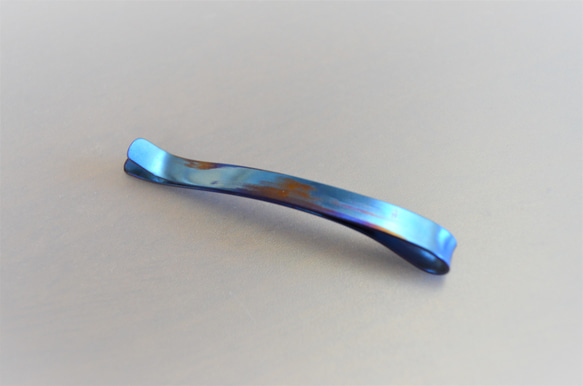 titanium hairpin・絵画のような青と金 2枚目の画像